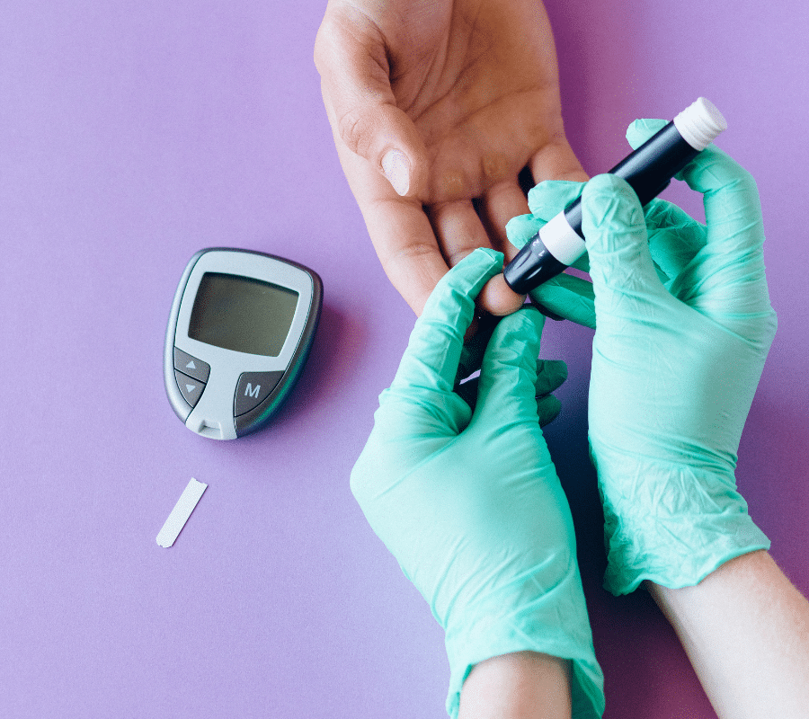 SOINS-FORMATION-RECHERCHE EN ENDOCRINOLOGIE
